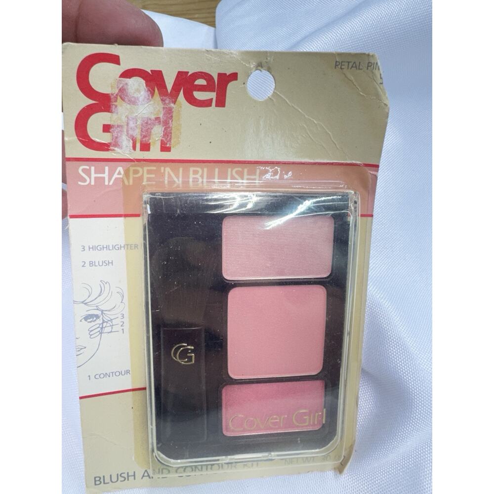 COVERGIRL Shape N Blush Contour Kit Petal Pink NOS